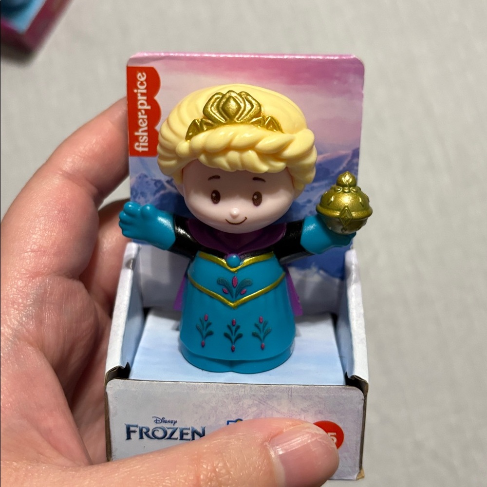 Disney Princess Little People - Elsa - Picture 2 of 3